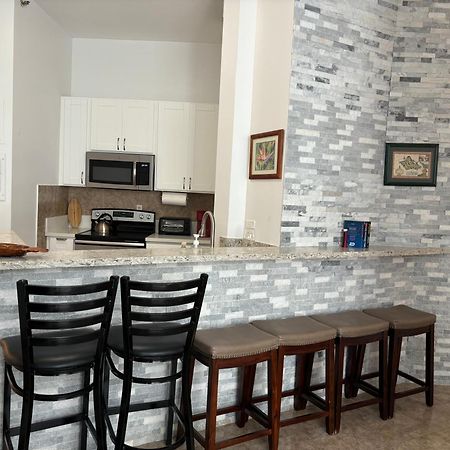 Appartamento 2Br Downtown High Ceiling Free Parking And Wifi Honolulu Esterno foto