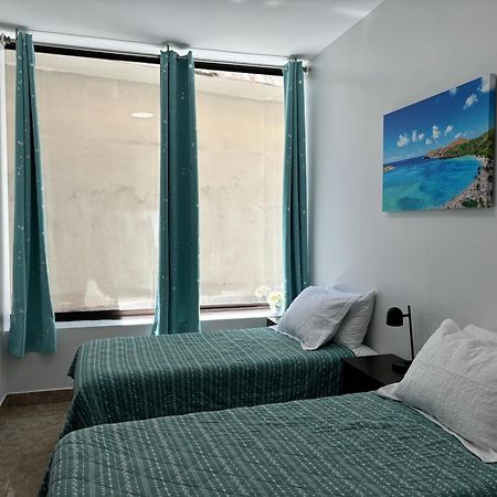 Appartamento 2Br Downtown High Ceiling Free Parking And Wifi Honolulu Esterno foto