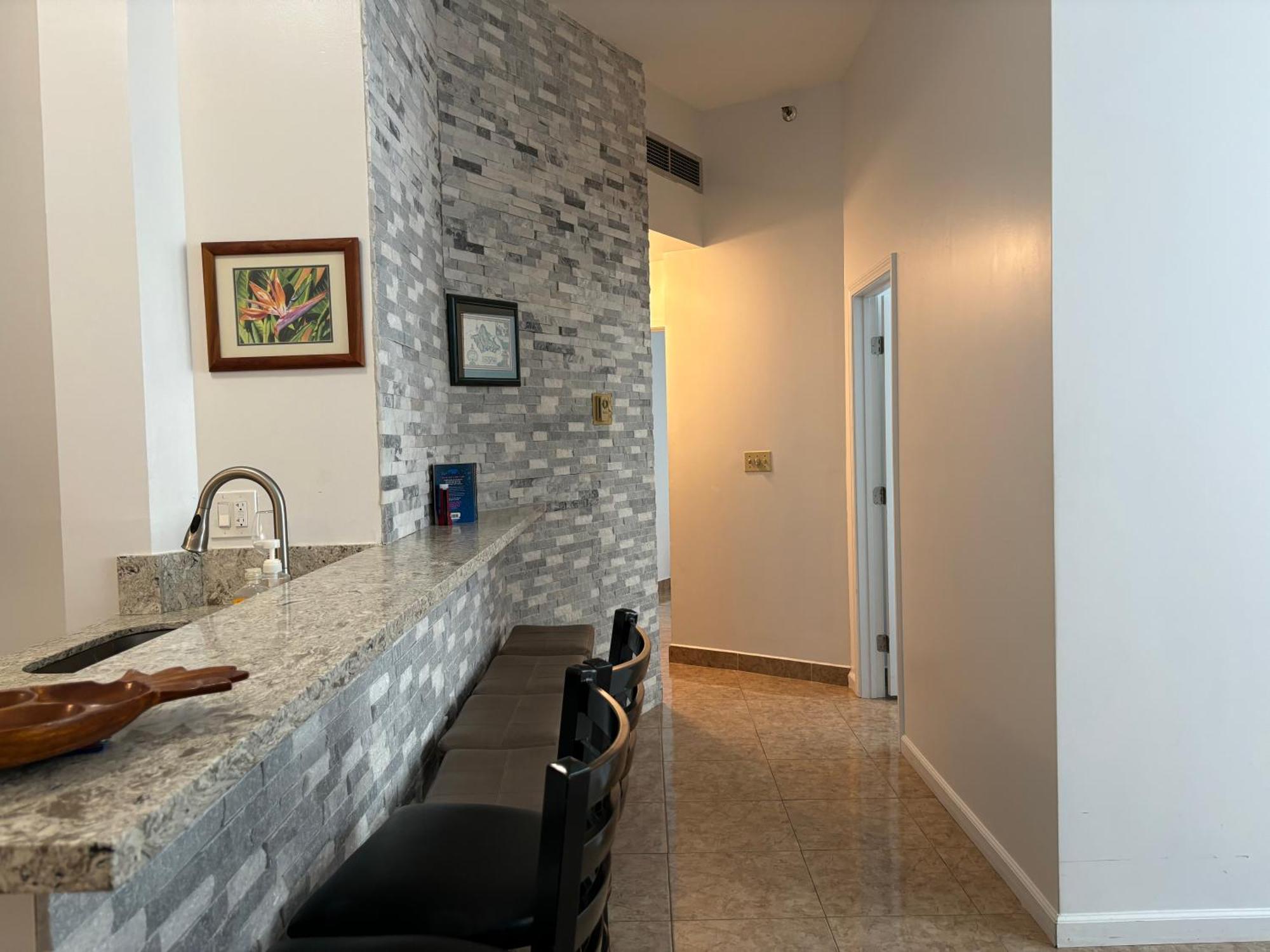 Appartamento 2Br Downtown High Ceiling Free Parking And Wifi Honolulu Esterno foto